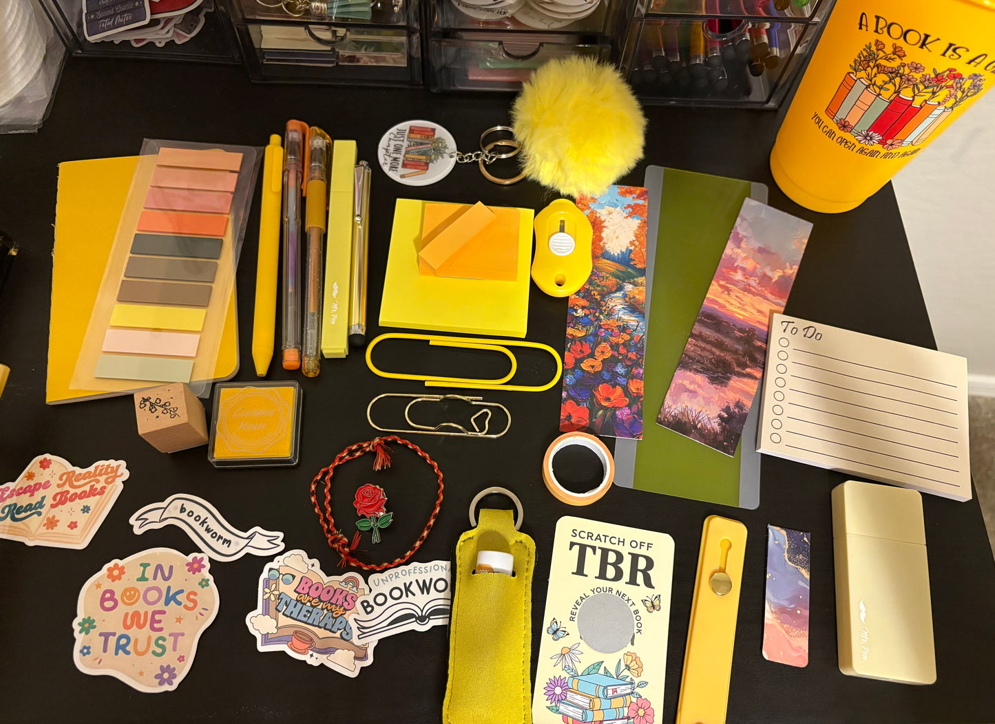 25 Item Mystery Bundle (Plus 2 Gold Items)